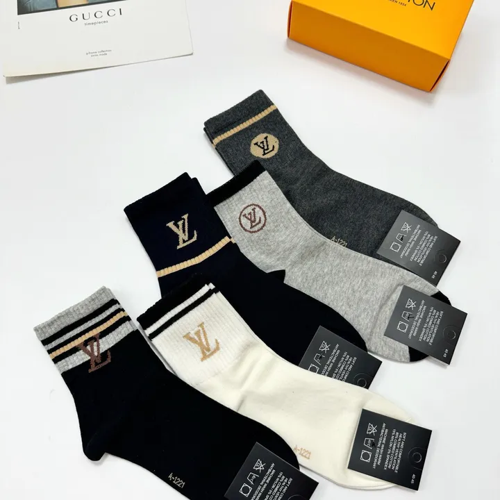 スーパーコピー ルイヴィトン 靴下