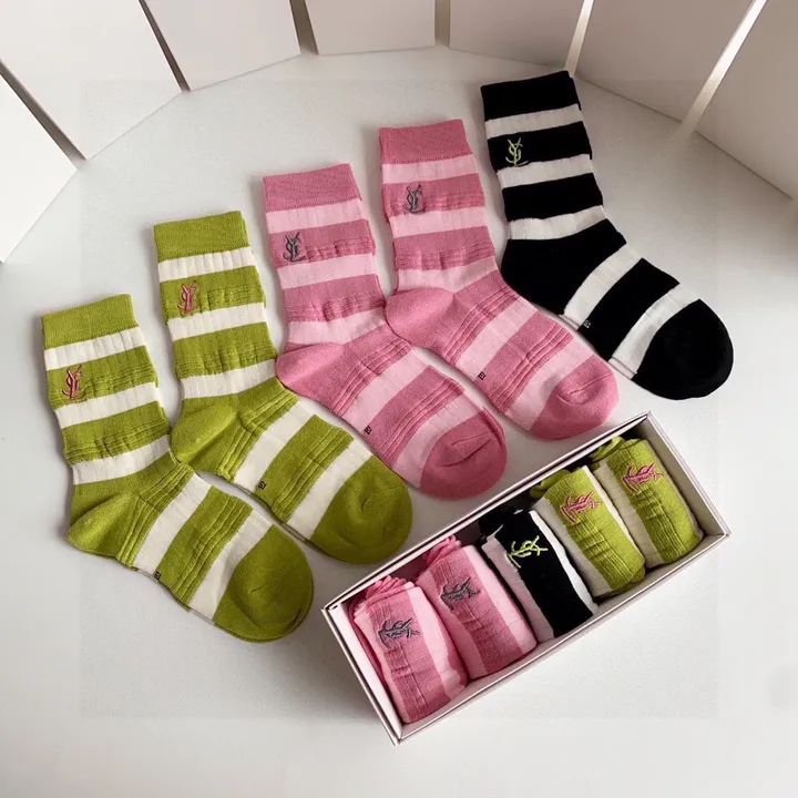 スーパーコピー イブサンローラン 靴下