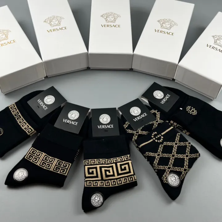 スーパーコピー ヴェルサーチ 靴下