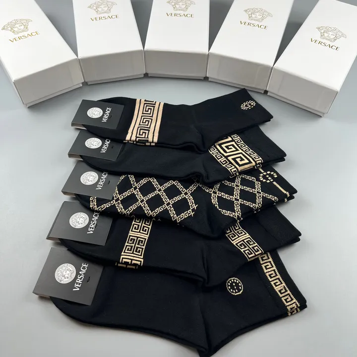 スーパーコピー ヴェルサーチ 靴下