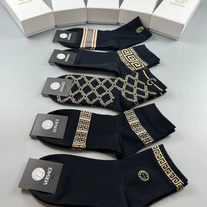 スーパーコピー ヴェルサーチ 靴下