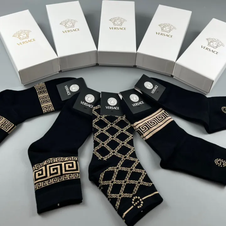 スーパーコピー ヴェルサーチ 靴下