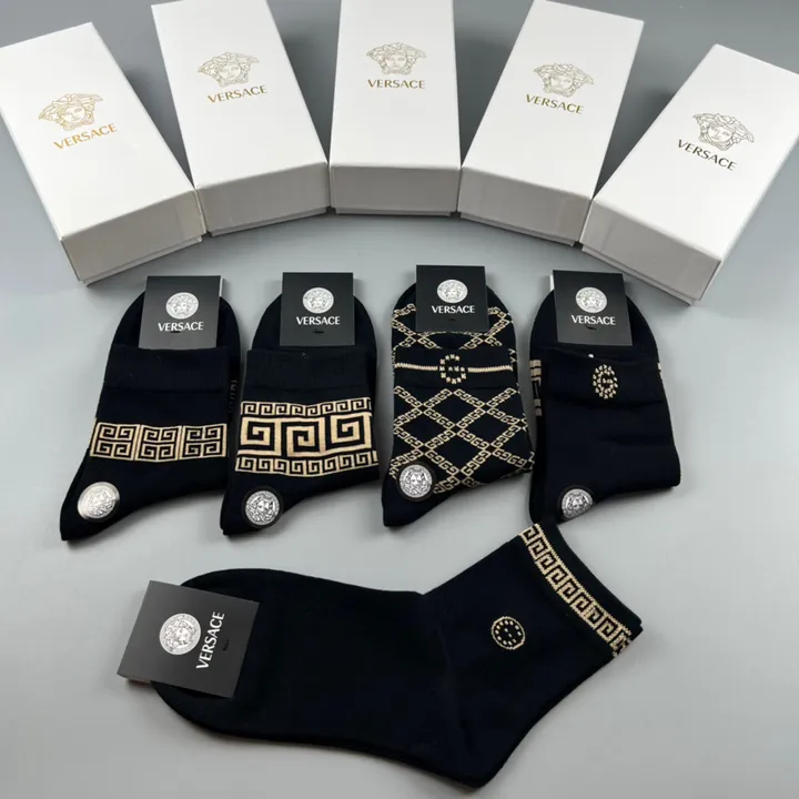 スーパーコピー ヴェルサーチ 靴下