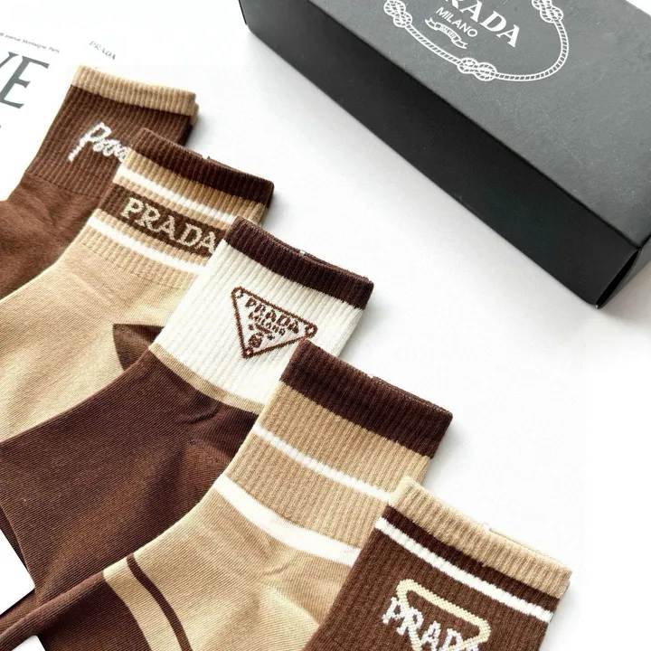 スーパーコピー プラダ 靴下