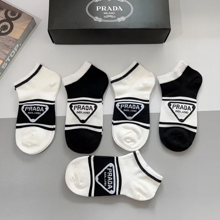 スーパーコピー プラダ 靴下