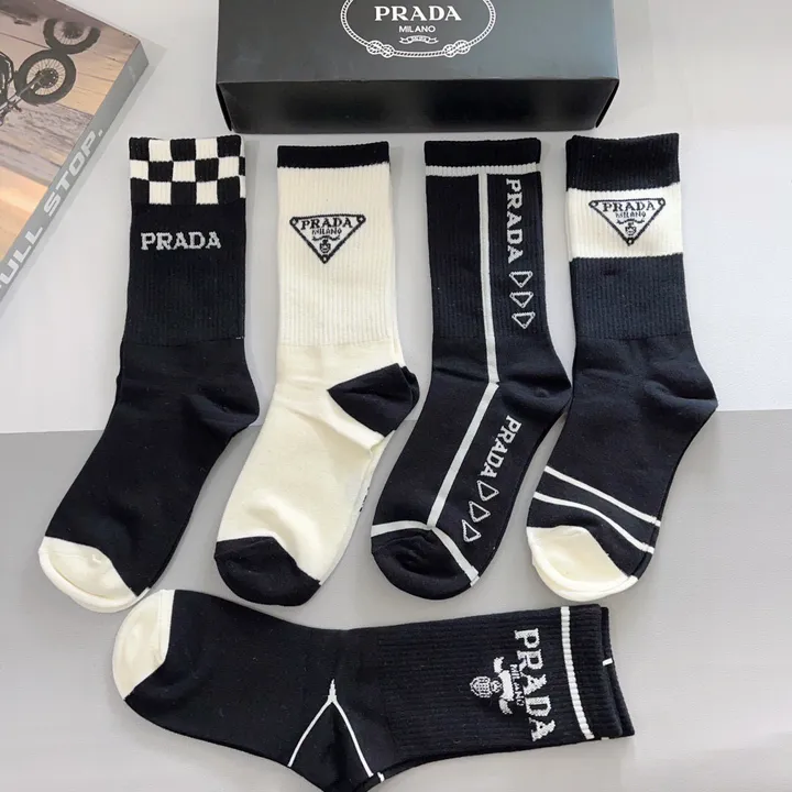 スーパーコピー プラダ 靴下