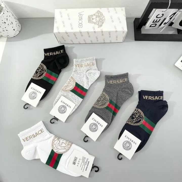 スーパーコピー ヴェルサーチ 靴下