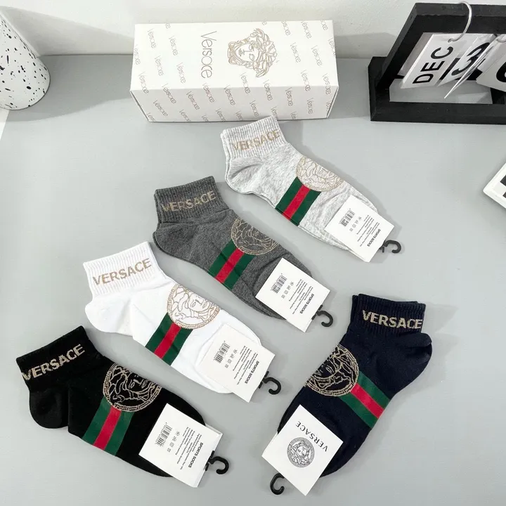 スーパーコピー ヴェルサーチ 靴下