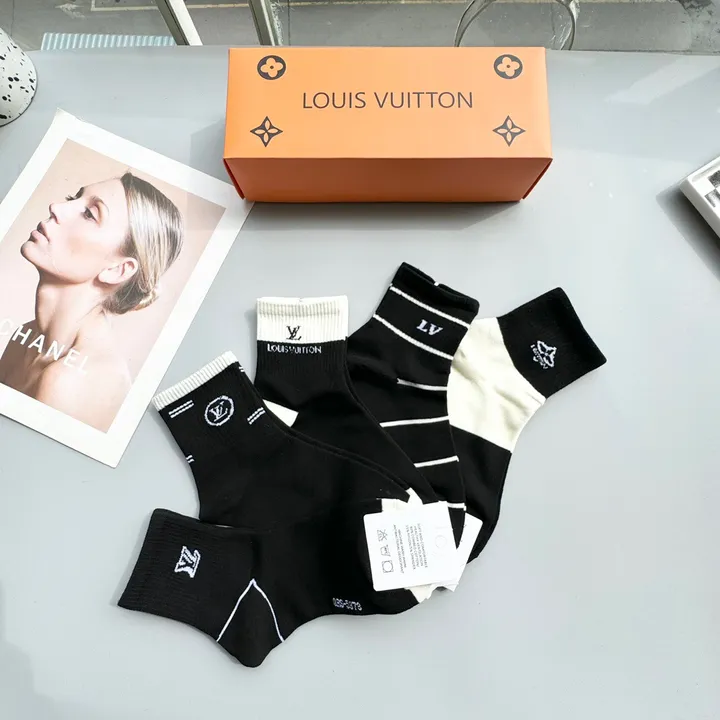 スーパーコピー ルイヴィトン 靴下