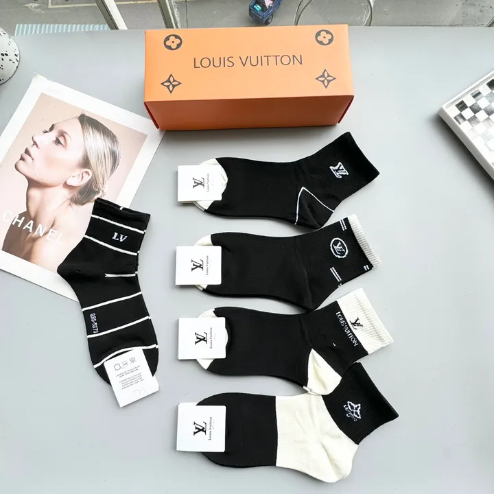 スーパーコピー ルイヴィトン 靴下