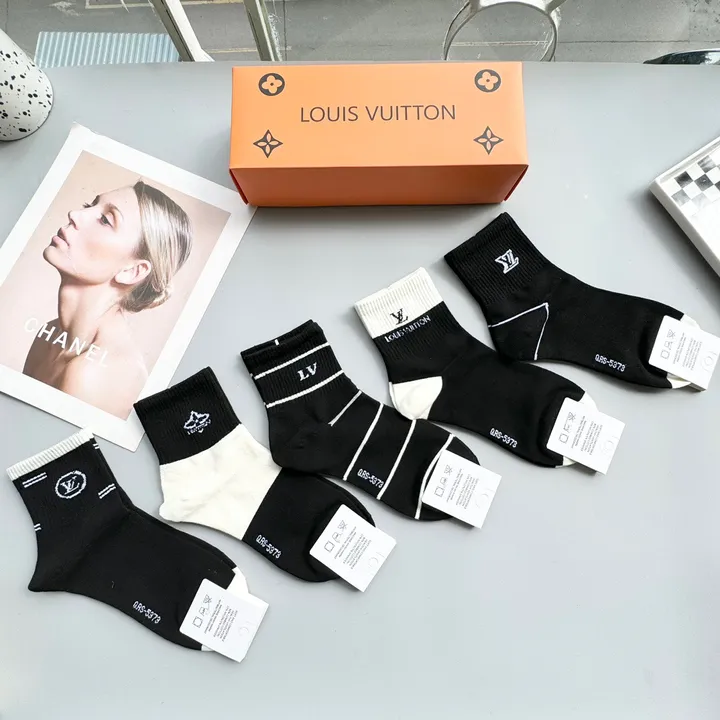 スーパーコピー ルイヴィトン 靴下