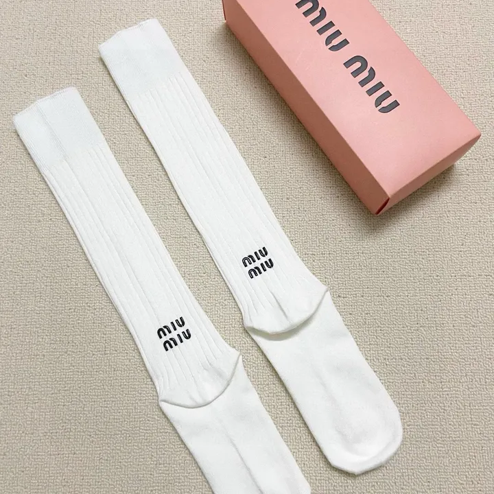 スーパーコピー ミュウミュウ 靴下