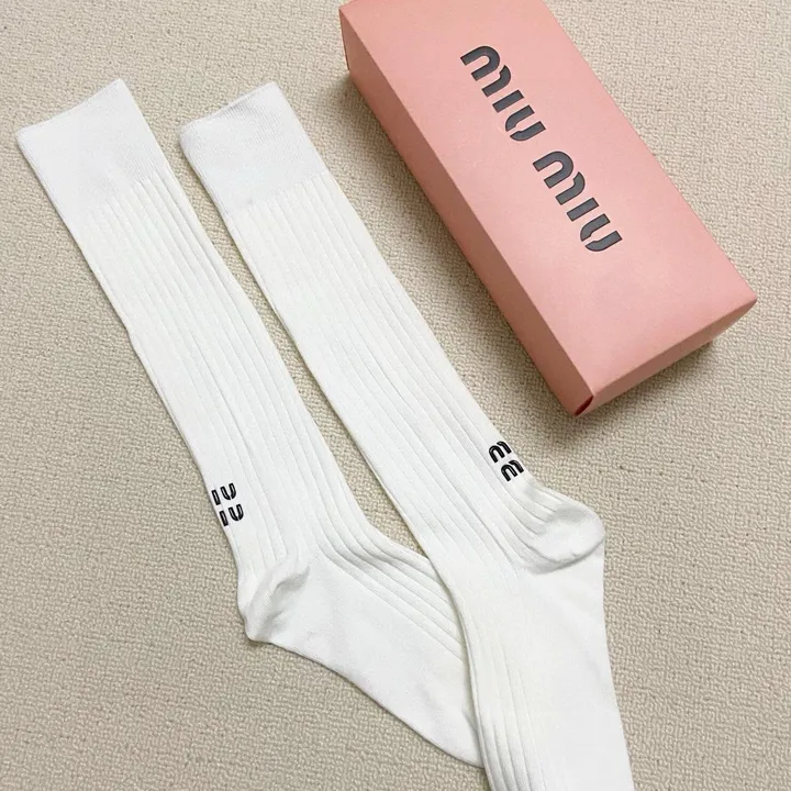 スーパーコピー ミュウミュウ 靴下