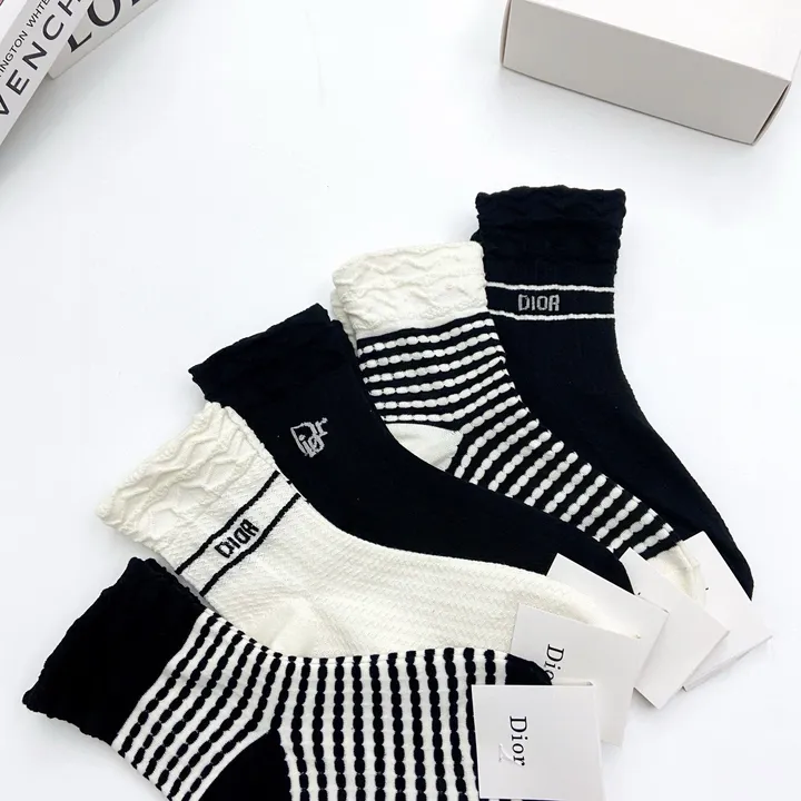 スーパーコピー ディオール 靴下