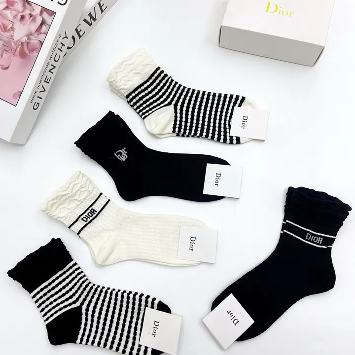 スーパーコピー ディオール 靴下