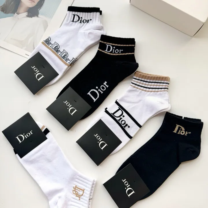 スーパーコピー ディオール 靴下