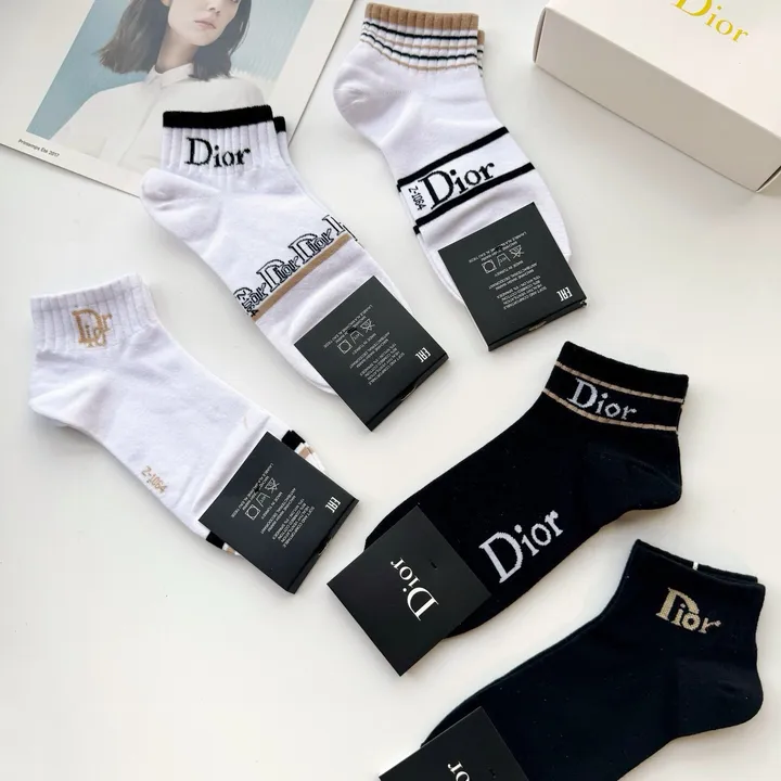 スーパーコピー ディオール 靴下