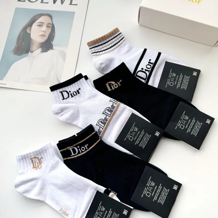 スーパーコピー ディオール 靴下