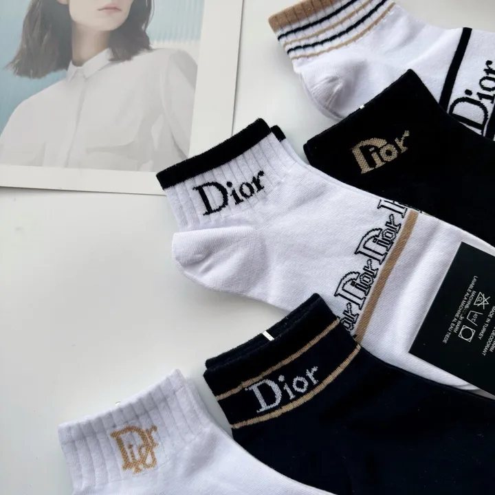スーパーコピー ディオール 靴下
