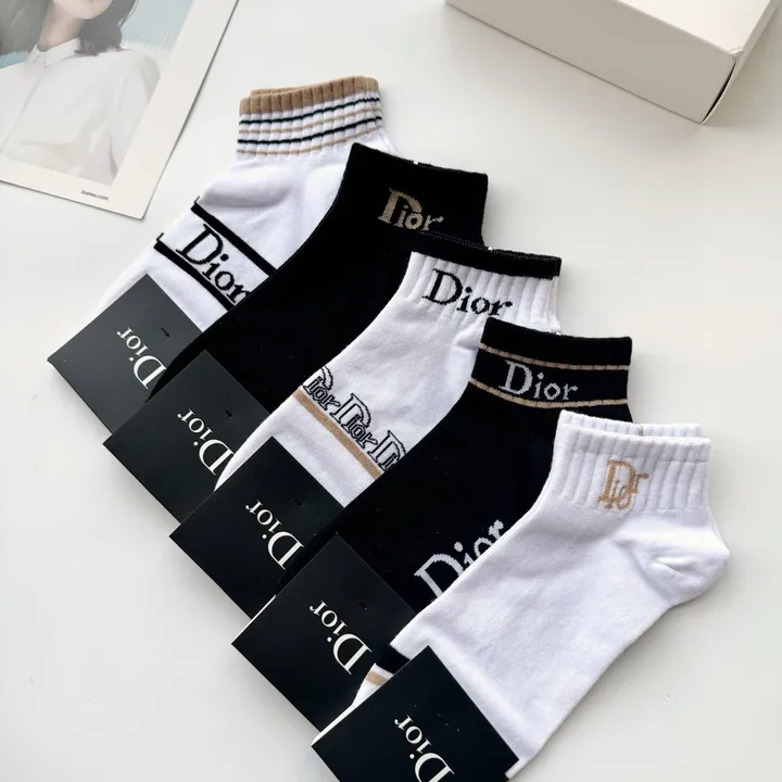 スーパーコピー ディオール 靴下