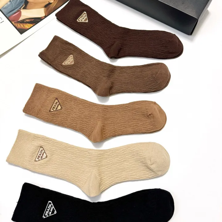 スーパーコピー プラダ 靴下