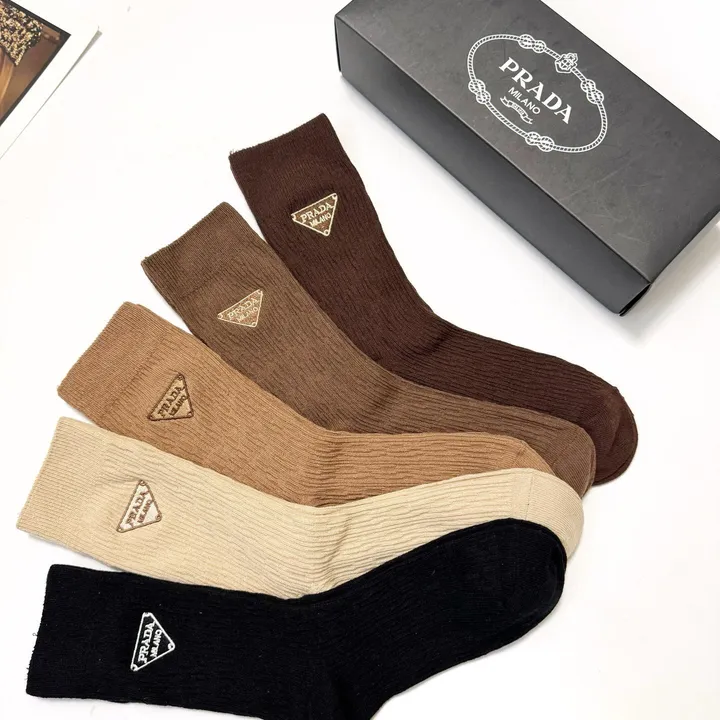 スーパーコピー プラダ 靴下