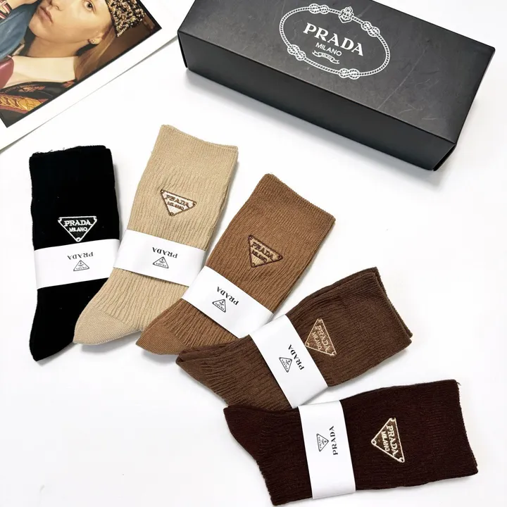 スーパーコピー プラダ 靴下