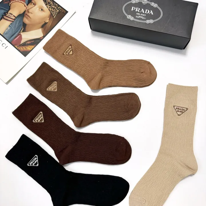 スーパーコピー プラダ 靴下