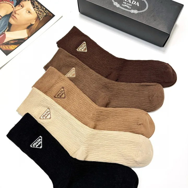 スーパーコピー プラダ 靴下