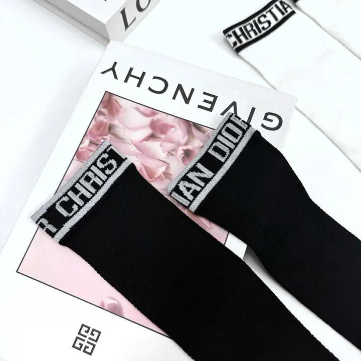 スーパーコピー ディオール 靴下