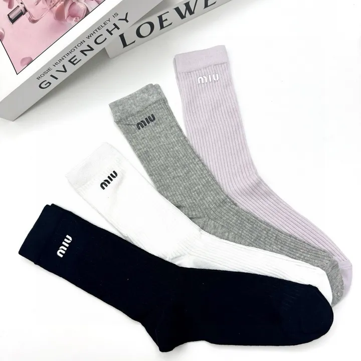 スーパーコピー ミュウミュウ 靴下