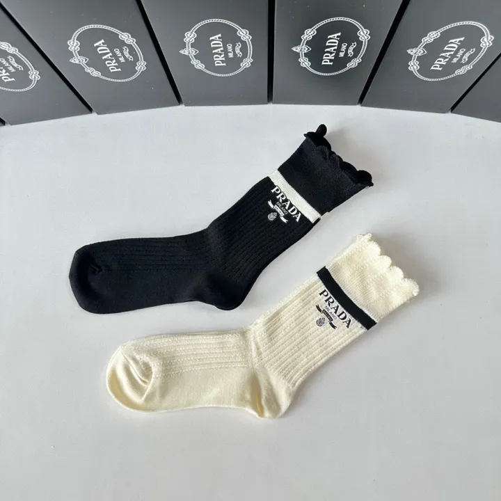 スーパーコピー プラダ 靴下