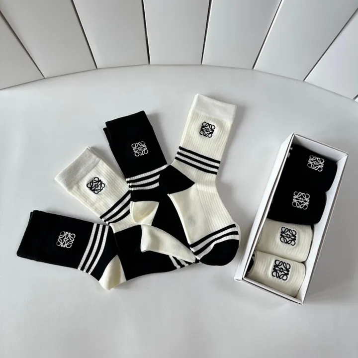 スーパーコピー ロエベ 靴下