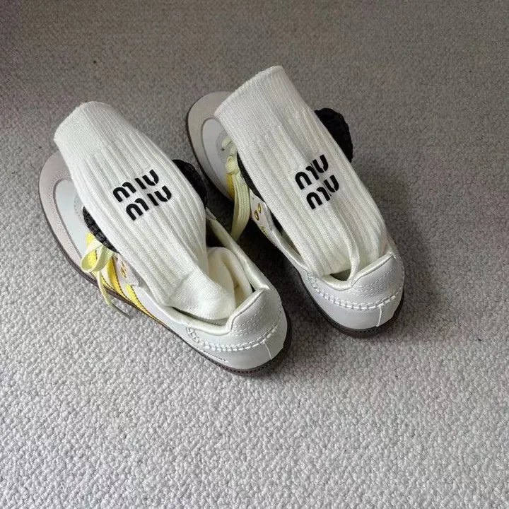 スーパーコピー ミュウミュウ 靴下