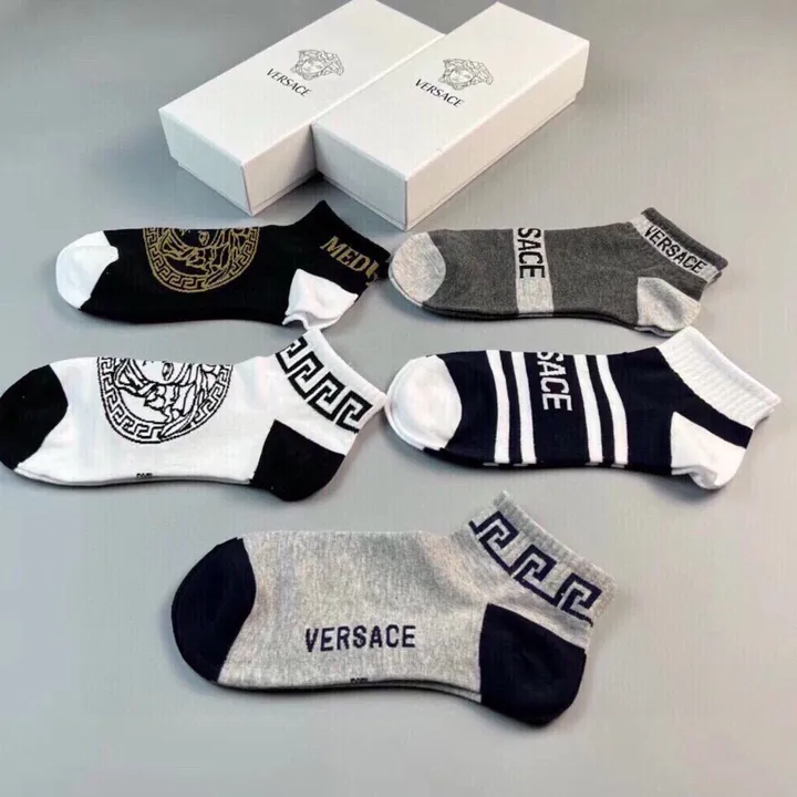 スーパーコピー ヴェルサーチ 靴下