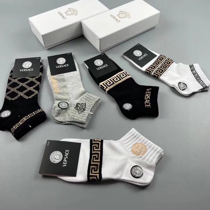 スーパーコピー ヴェルサーチ 靴下
