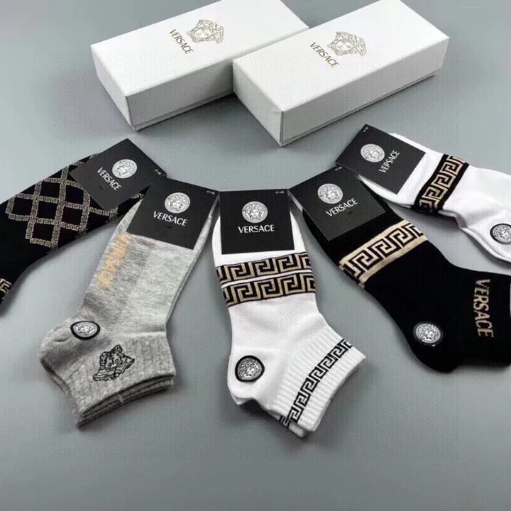 スーパーコピー ヴェルサーチ 靴下