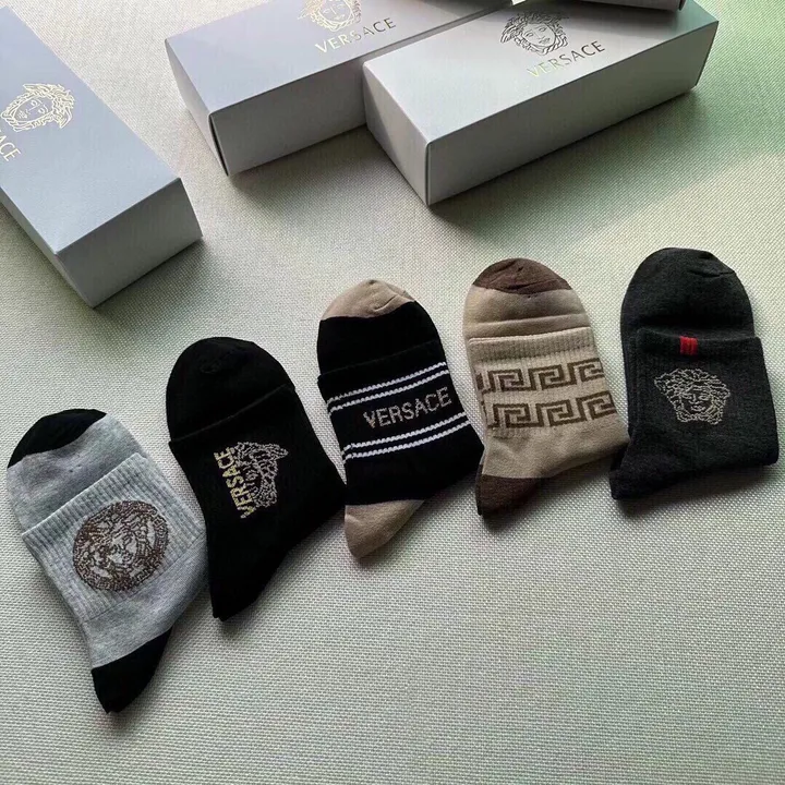 スーパーコピー ヴェルサーチ 靴下