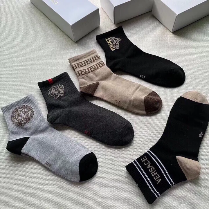 スーパーコピー ヴェルサーチ 靴下