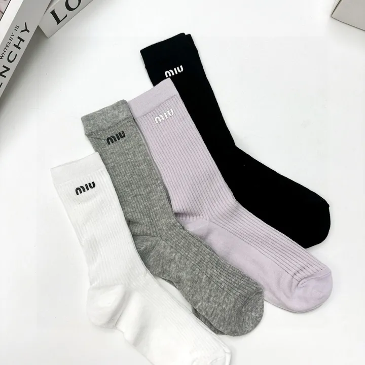 スーパーコピー ミュウミュウ 靴下