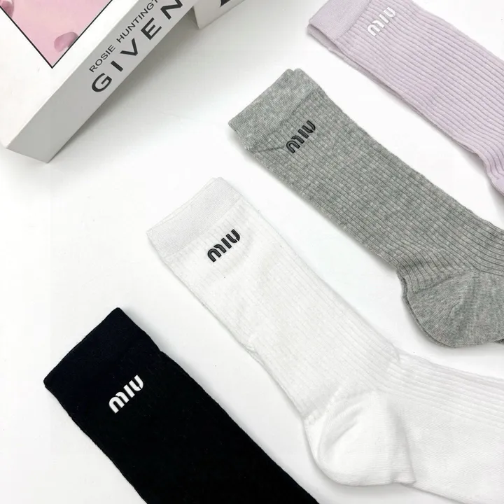 スーパーコピー ミュウミュウ 靴下