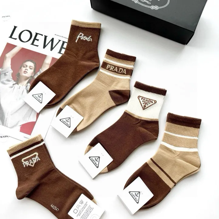 スーパーコピー プラダ 靴下