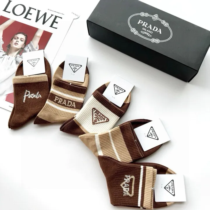スーパーコピー プラダ 靴下