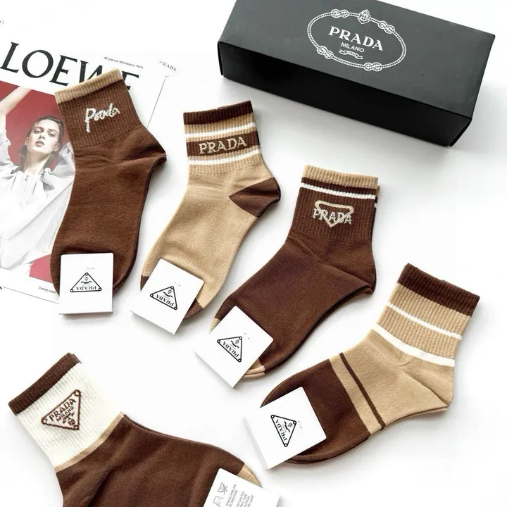スーパーコピー プラダ 靴下