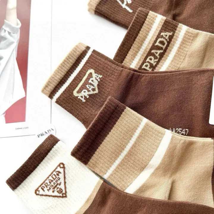 スーパーコピー プラダ 靴下