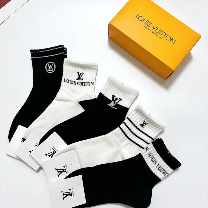 スーパーコピー ルイヴィトン 靴下