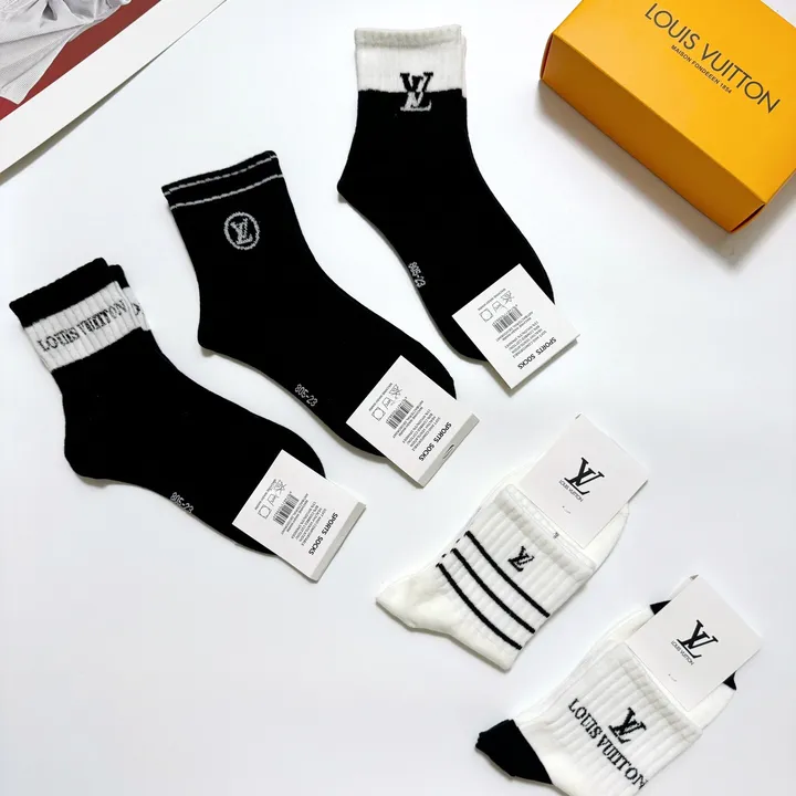 スーパーコピー ルイヴィトン 靴下