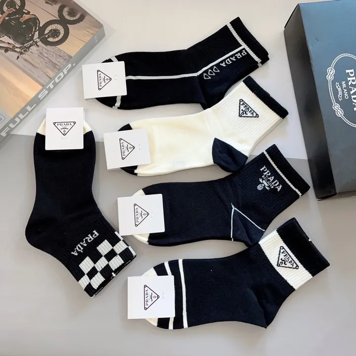 スーパーコピー プラダ 靴下
