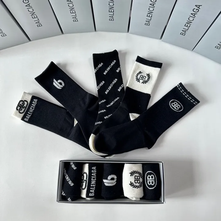 スーパーコピー バレンシアガ 靴下