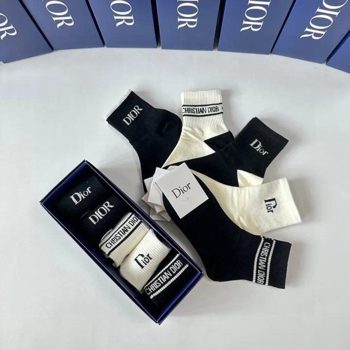 スーパーコピー ディオール 靴下